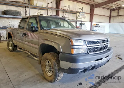 2006 Chevrolet Silverado K2500 Heavy Duty from USA, damaged, VIN 1GCHK23D56F213636